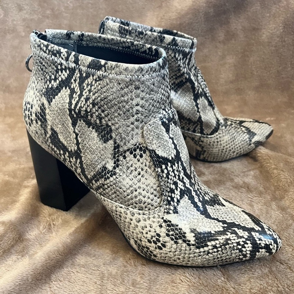Franco Sarto Kortney Roccia Snake Print Women's Size 10M Bootie Heel Western